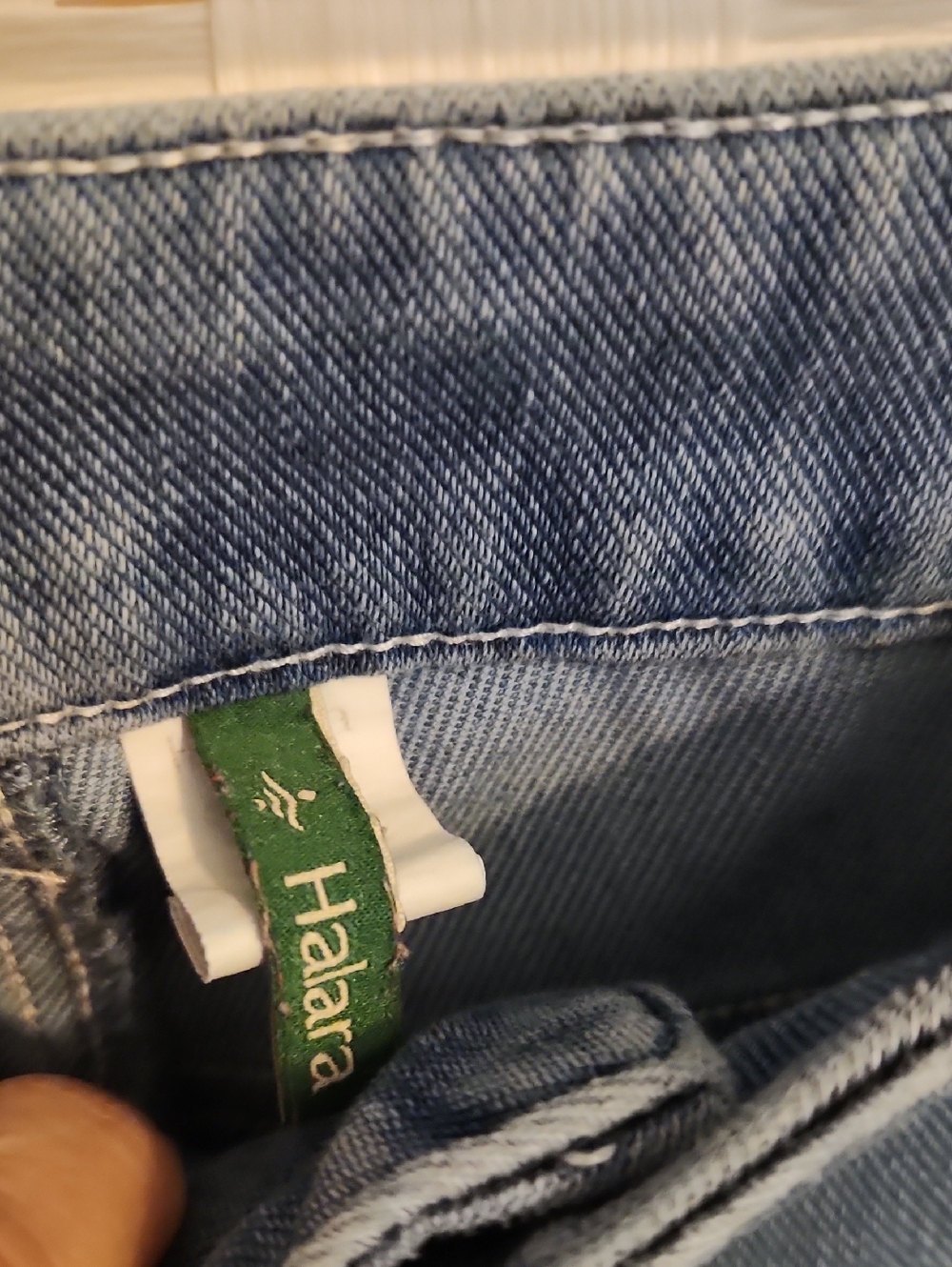 HALARA Light Blue Denim Jeggings with Green Brand Tag - Picture 2 of 4